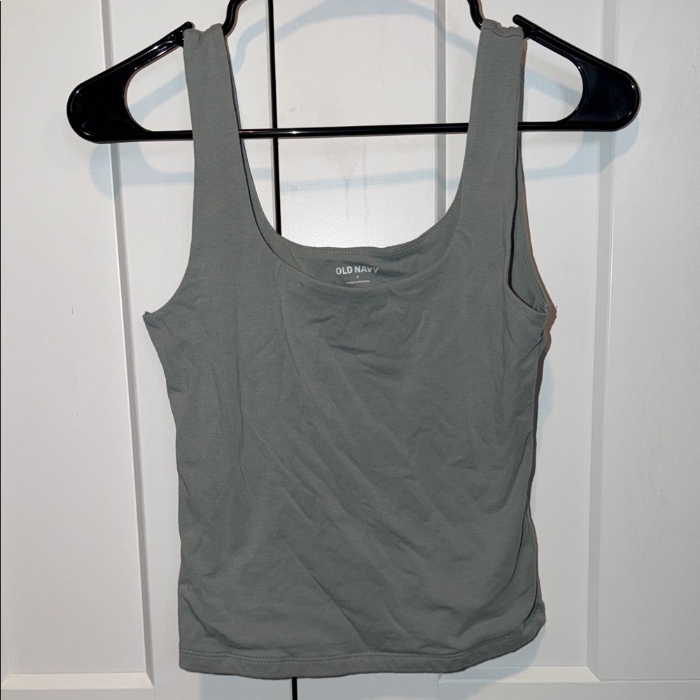 Old Navy Women's Tank Top in Gray